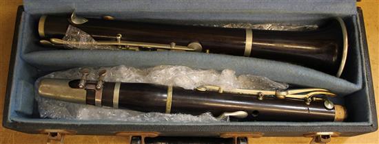 Cased clarinet(-)